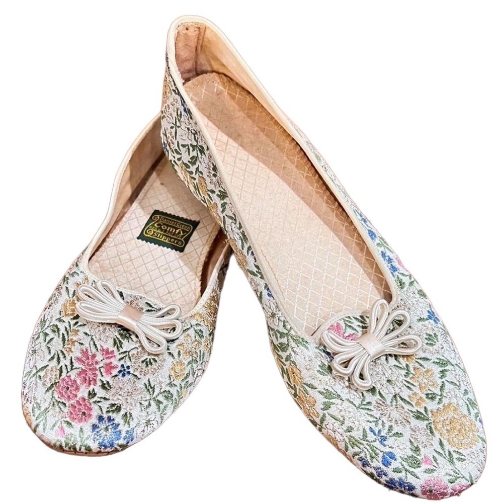 Vintage Daniel Green 6 Embroidered 1960s Retro Ballet Slipper Shoes